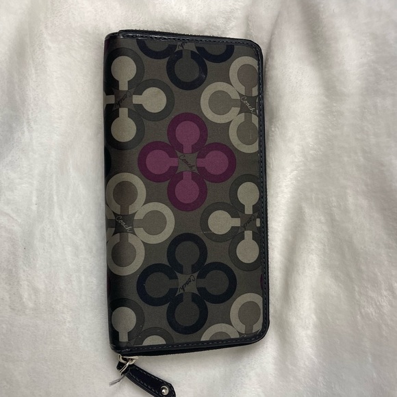 Coach Wallet nylon, EUC - Picture 2 of 13